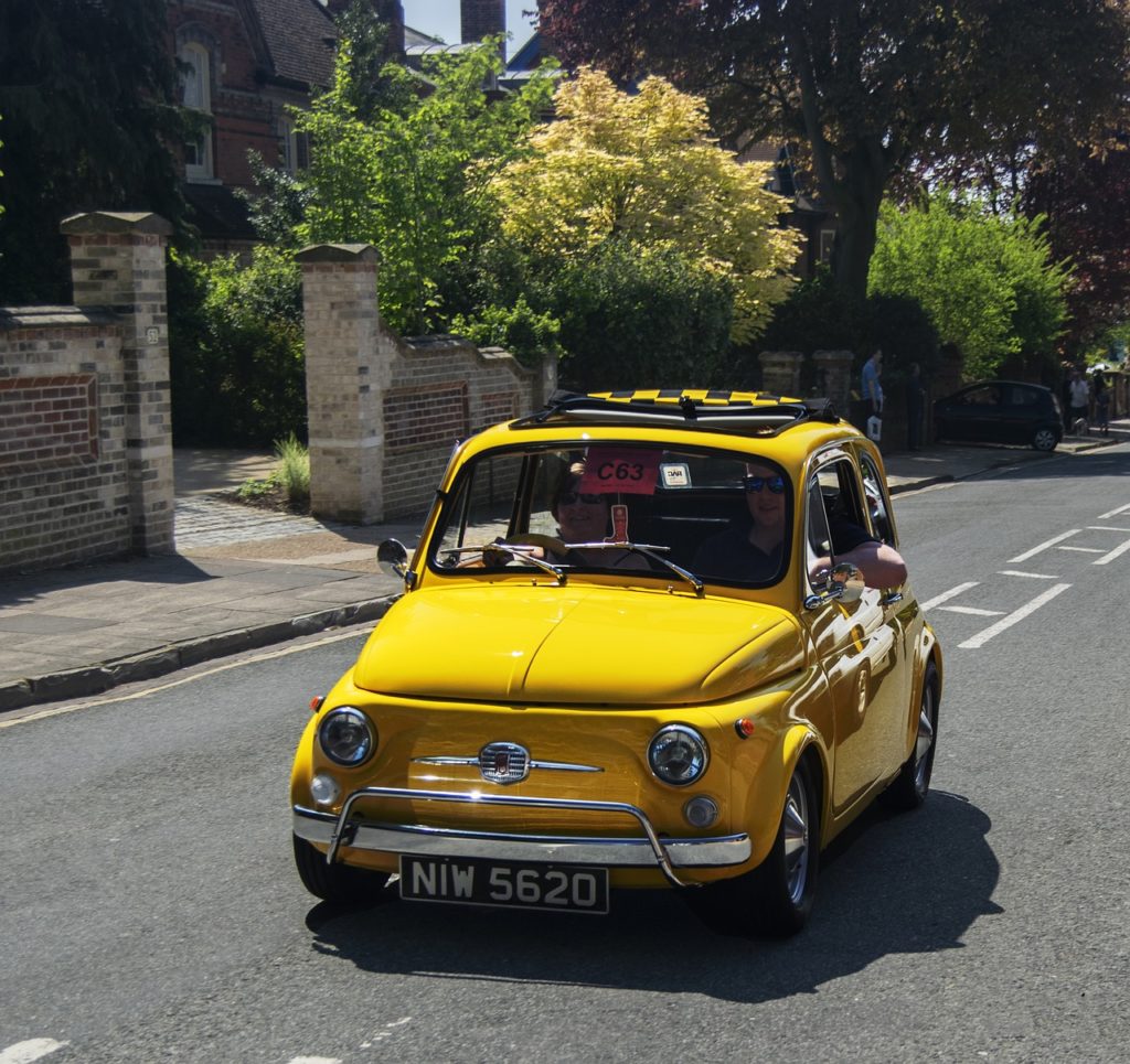 黄色いチンクエチェントと言えばルパン三世 フィアットほどイエローの似合う車はない Nuova Cinquecentista